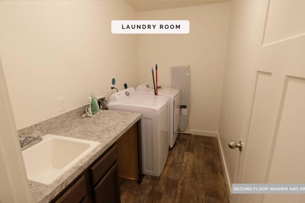 3 Story, 3 Bdrm, 4 Beds, 2 Bath, North Houston, Iah - 10B Villa Екстериор снимка